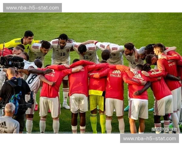 红色巨龙与三狮军团的宿命对决：欧洲杯的英伦德比，激情与荣耀的碰撞